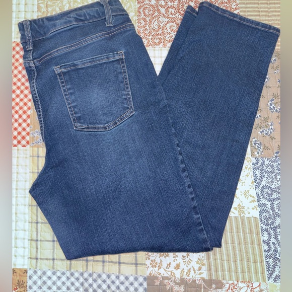 Time and Tru 14 jeans straight leg, EUC - Picture 2 of 7